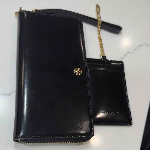 Tory Burch Emerson Patent Zip Continental Wallet - Picture 4 of 4